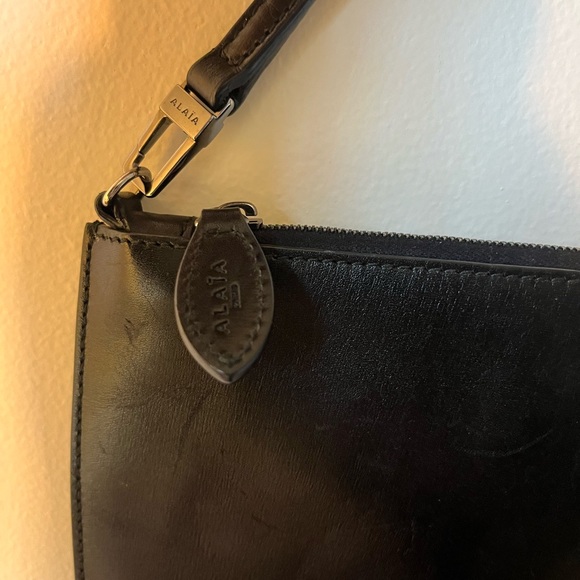 Alaia Leather Perforated Tote Bag - Picture 4 of 4